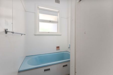 THREE BEDROOM HOME - Photo 5