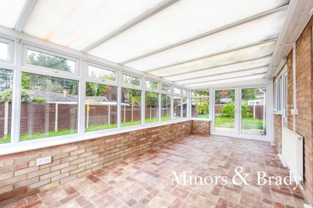 3 bedroom detached bungalow to rent - Photo 3