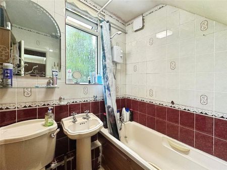 3 bedroom semi-detached house to rent - Photo 4