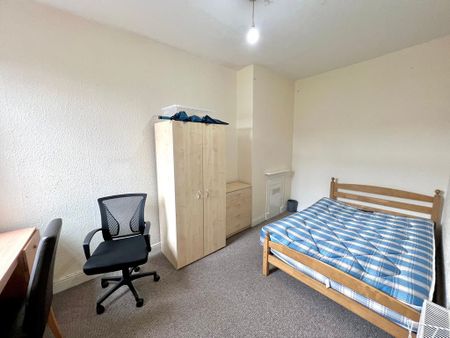 3 bedroom terraced house to rent - Photo 4