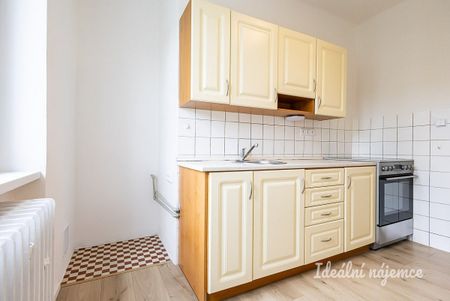 Pronájem bytu 2+1 57 m² - Fotografie 2