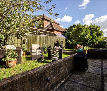 A wonderfully spacious and well-presented, four bedroom, family home in the charming village of Aley Green. - Photo 1