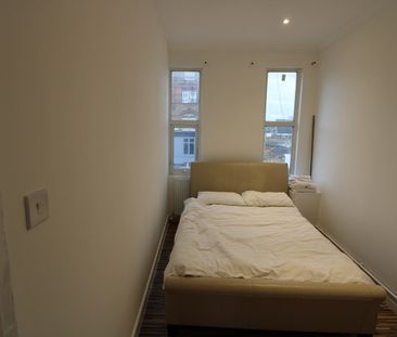 2 Bed Flat, Greyhound Lane, SW16 - Photo 4