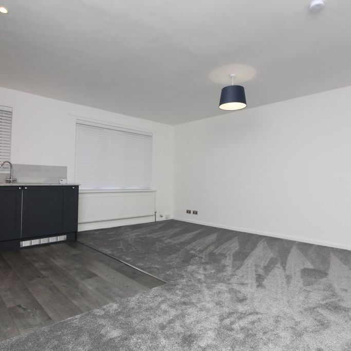 1 bedroom semi-detached bungalow to rent - Photo 1