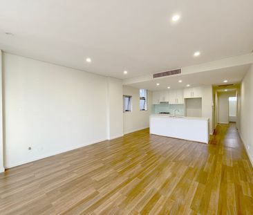 Jewel in the Heart of Kensington! - Photo 1