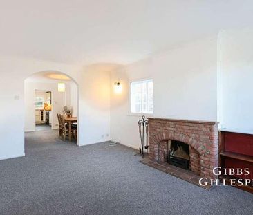 East Common, Gerrards Cross, Buckinghamshire, SL9 - Photo 1