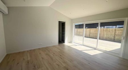 Brand-new stylish four bedroom - Photo 3