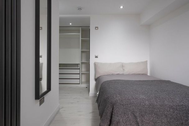 6 bedroom house to rent - Photo 1