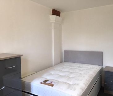 Flat 3 Tabernacle Chapel Garth Road - Photo 1