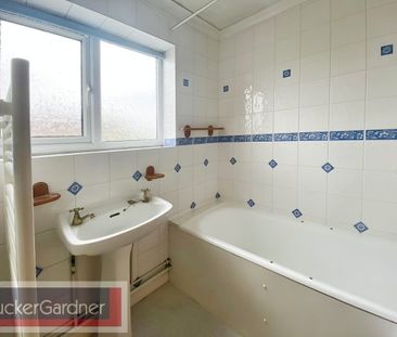 Laceys Way, Duxford - Photo 2