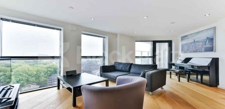 Stunning views of the cityscape - Photo 5
