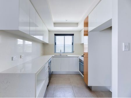Modern Inner-City Apartment in Great Location! - Photo 2