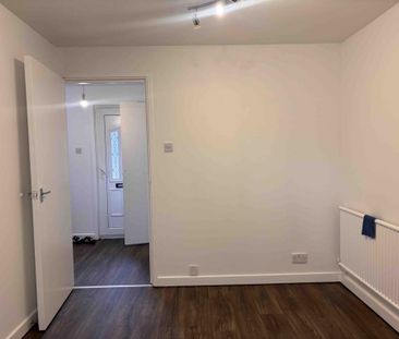 2 bedroom semi-detached house to rent - Photo 3