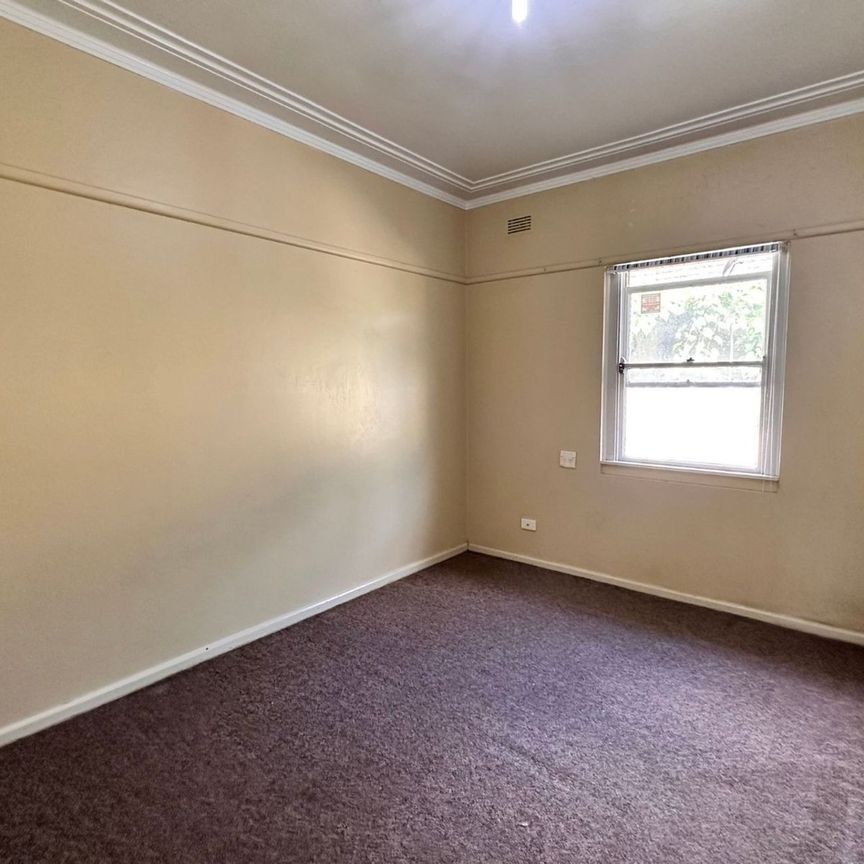 Family Comfort and Convenience in Prime Villawood Location&excl; - Photo 1