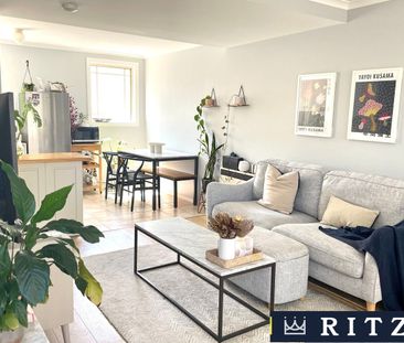 2 Bedroom Townhouse in Prime Murrumbeena Location - Photo 1