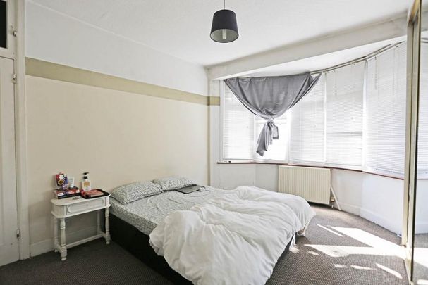 4 bedroom semi-detached house to rent - Photo 1