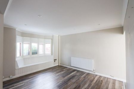 6 bedroom semi-detached house to rent - Photo 3