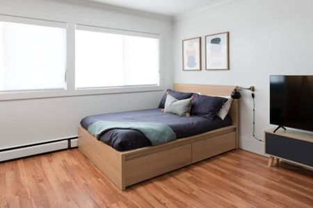 Edmonton Furnished Studio Rental in Oliver - Great Location Close to Grant MacEwan, NAIT and U of A. - Photo 5