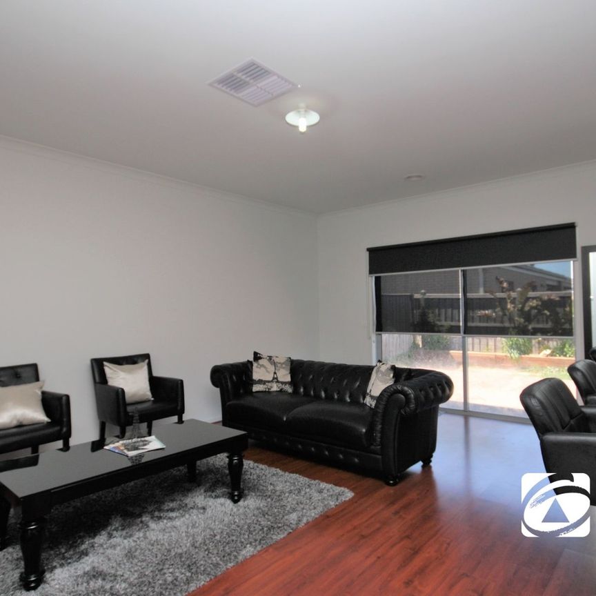 Lovely Family Home in a Quiet Fraser Rise Location - Photo 1