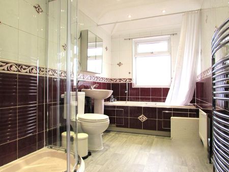 3 bedroom semi-detached house to rent - Photo 5