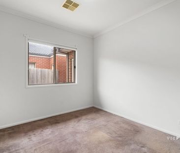 Fantastic Family Home in Truganina – Perfect for Comfortable Family... - Photo 3