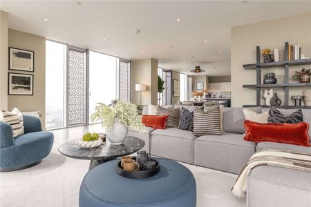 Stunning Fully Furnished Three Double Bedroom Penthouse Apartment with Exceptional facilities in the Exclusive Cortland Development, Colliers Yard. - Photo 3