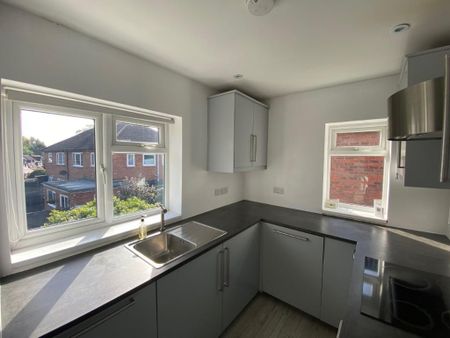 2 bedroom maisonette to rent - Photo 2