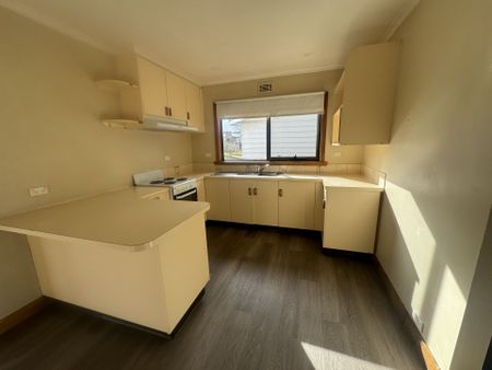 You'll Love, Living Here! - Photo 4