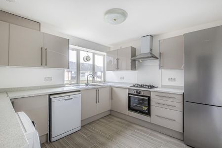 3 bedroom apartment to rent - Photo 4