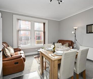 4 bedroom flat to rent - Photo 3