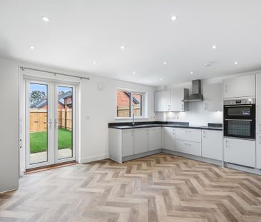 3 bedroom end of terrace house to rent - Photo 1