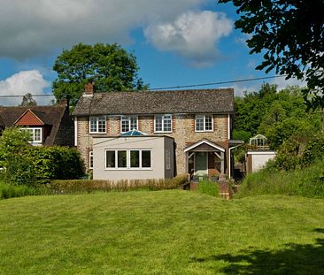 A contemporary country home with countryside views and a fantastic front and rear garden. - Photo 5