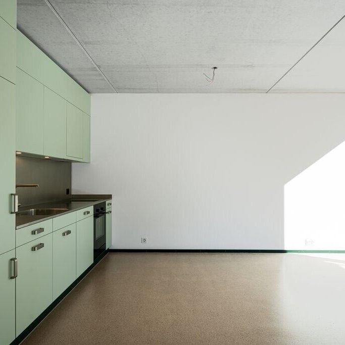 Living near the city - Photo 1