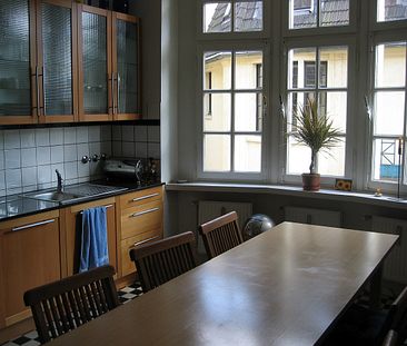 Charmante, möblierte Altbau-Wohnung mit Balkon Nähe Rhein & HBF - Photo 1