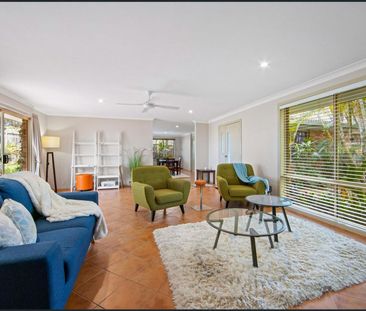 Spacious Secluded Villa - Photo 2