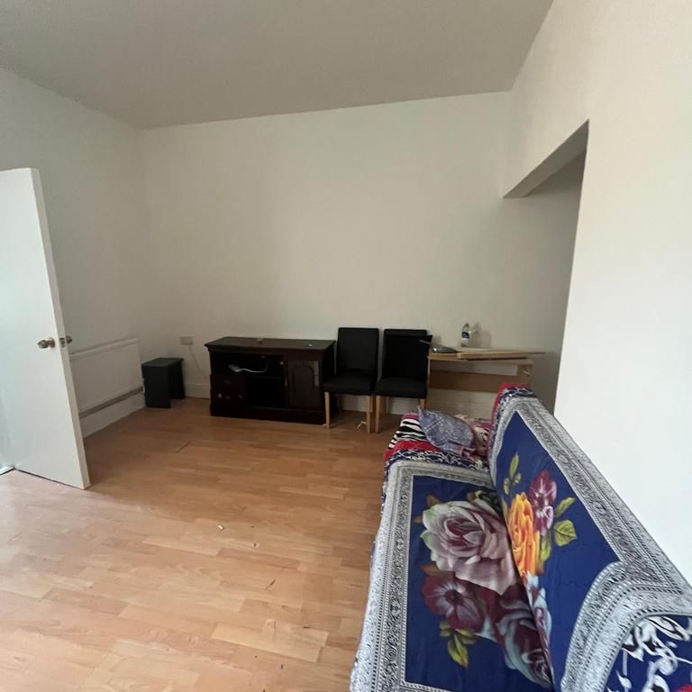 6 bedroom terraced house to rent - Photo 1
