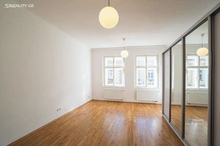 Pronájem bytu 2+1 73 m² - Photo 2
