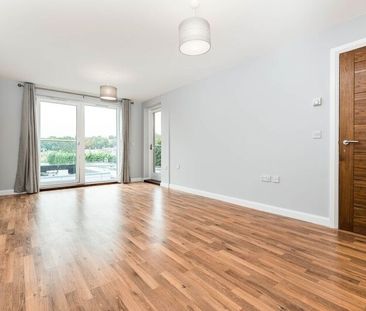 2 Bed Flat, Park Road, N8 - Photo 1