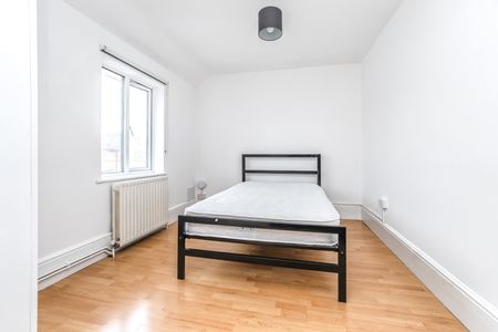4 Bed End Terrace, Streimer Road, E15 - Photo 5