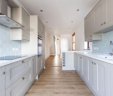 3 bedroom terraced house to rent - Photo 2