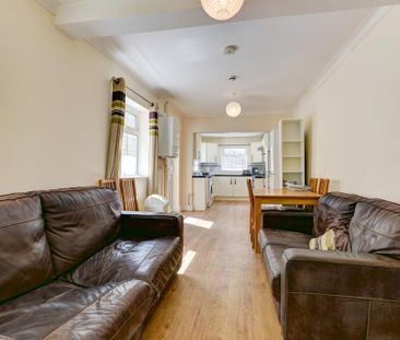 6 bedroom house to rent - Photo 1