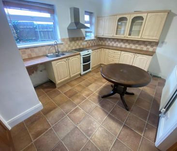 3 bedroom semi-detached house to rent - Photo 1