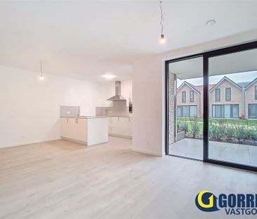 Rustig gelegen gelijkvloers nieuwbouwappartement met 2 slaapkamers. - Photo 1