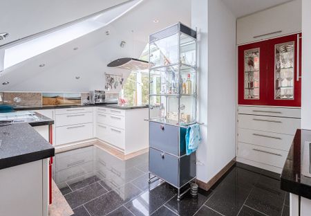 Penthouse-Wohnung, hochwertig möbliert und in bester Lage mit Blick in den Bürgerpark - Photo 3