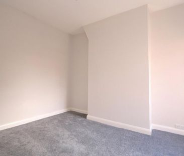 4 bedroom terraced house to rent - Photo 6