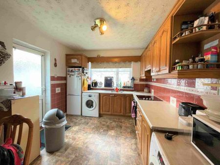 House to rent in Dublin, Clonard Road - Photo 4