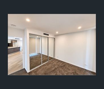 🌟 Modern & Spacious Living in Seven Hills! - Photo 3