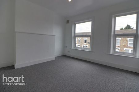 3 bedroom terraced house to rent - Photo 5