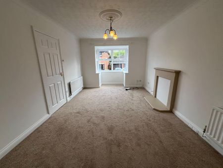 4 Bed House - Detached - Photo 3