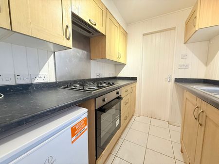 St. Marys Road, Watford, WD18 - Photo 3
